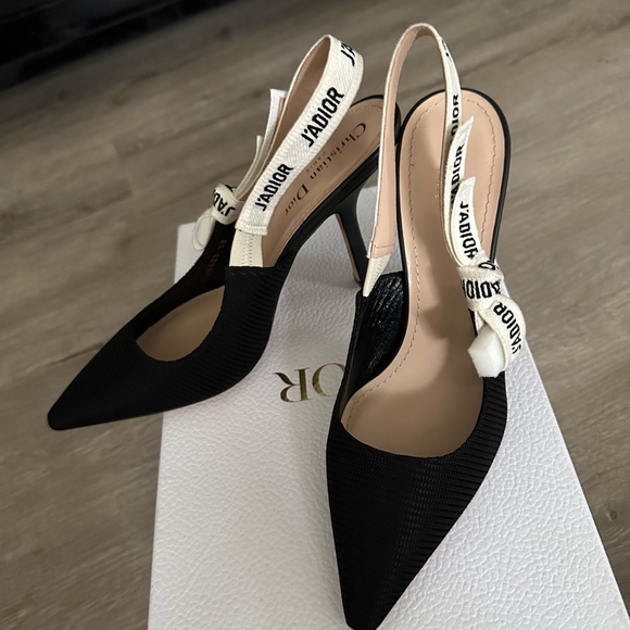 WORN ONCE..box and dust bag included - Picture 4 of 5